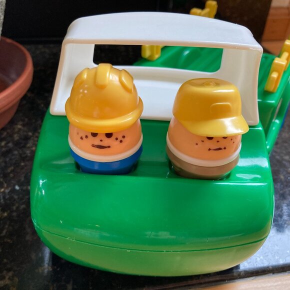 Vintage Little Tikes Toddle Tots GREEN FARM TRUCK Tractor Hauler With Two People - Picture 2 of 4